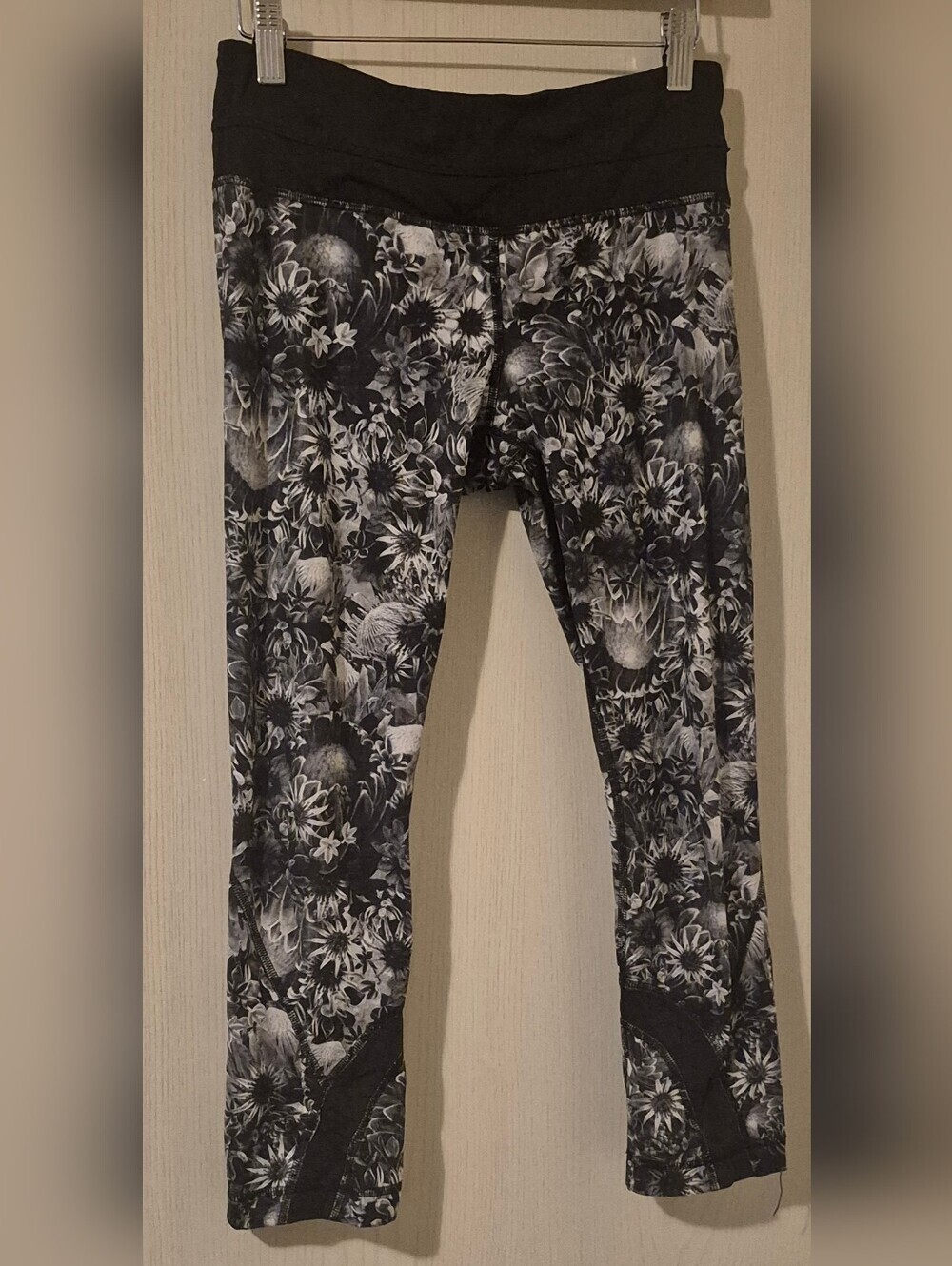 Lululemon Run: Inspire Crop II All Luxtreme | Women's Size 4 | Flowabunga Black